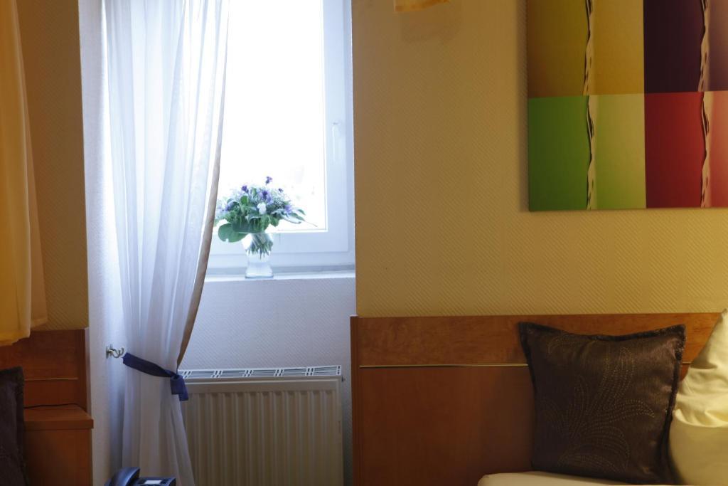 Hotel Villa Brenner Grünstadt Zimmer foto